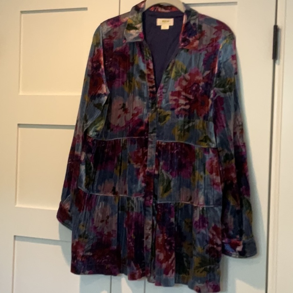 Floral pattern, crushed velvet, tiered mini dress